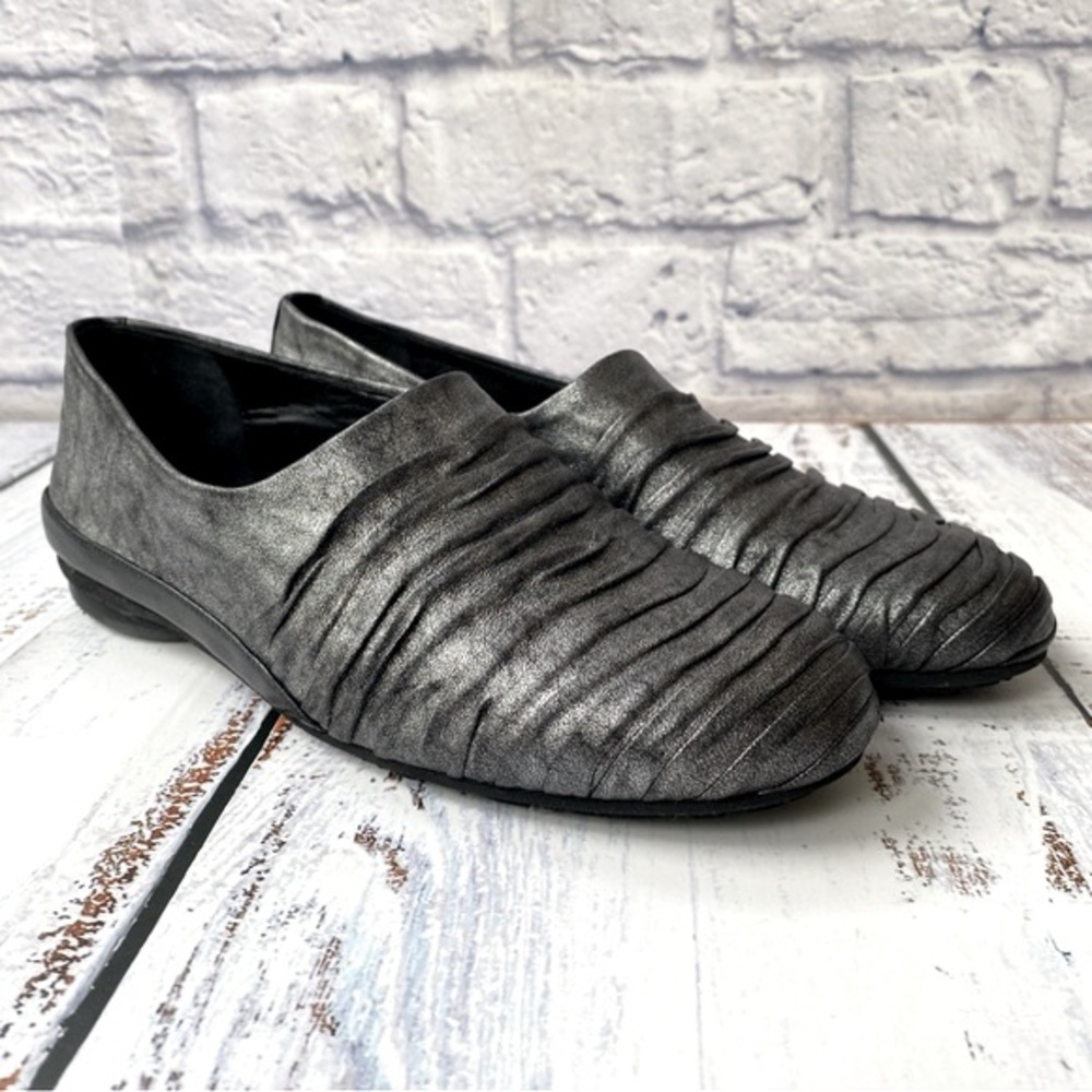 Thierry Rabotin Leather Ruched Loafer Slip On Flats Shoes Gray Womens EU 36 US 6